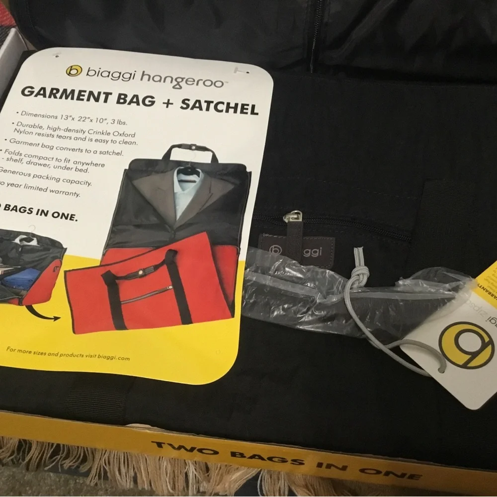 Biaggi Hangeroo Two-In-One Garment Bag and Duffle